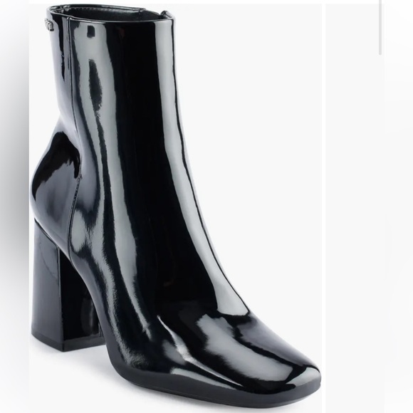 Dkny Shoes - Cavale Patent Finish Block Heel Boot 
DKNY 10